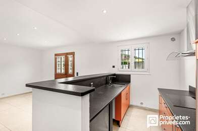 Appartement 3 pièces 240000 €