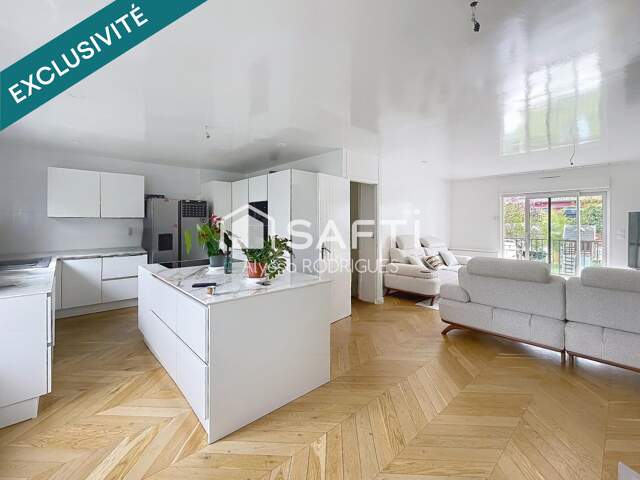 Maison avec deux appartements indépendants, idéale pour investissement locatif ou grande famille. — photo du bien