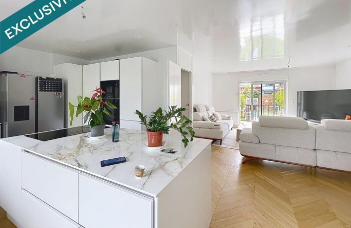 Maison avec deux appartements indépendants, idéale pour investissement locatif ou grande famille. — photo 2