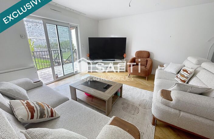 Maison avec deux appartements indépendants, idéale pour investissement locatif ou grande famille. — photo 5