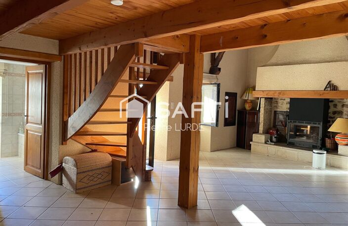 Maison en pierres rénovée avec piscine — photo 3