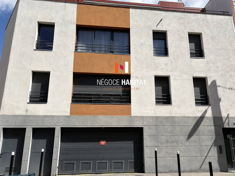 NIMES QUARTIER JEAN JAURES 30900 — photo 1