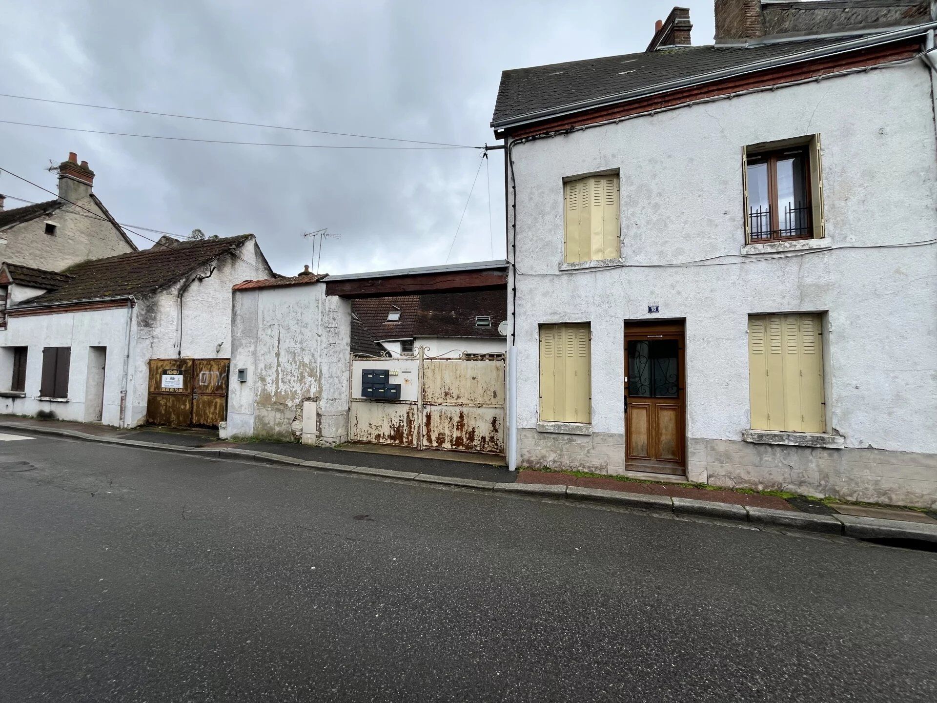 Immeuble 245 m² · à Romorantin-Lanthenay · 245 m² · 377 000 €