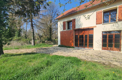 Maison mitoyenne à étage édifiée sur 900 m2 située à Cremieu — photo du bien