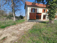 Maison mitoyenne à étage édifiée sur 900 m2 située à Cremieu — photo 2