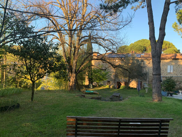 Claveyson (Drôme) – Propriété du XVIe siècle avec chambres d’hôtes et jardin d’exception — photo du bien