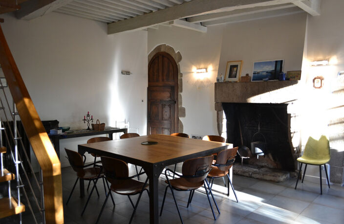 Claveyson (Drôme) – Propriété du XVIe siècle avec chambres d’hôtes et jardin d’exception — photo 4
