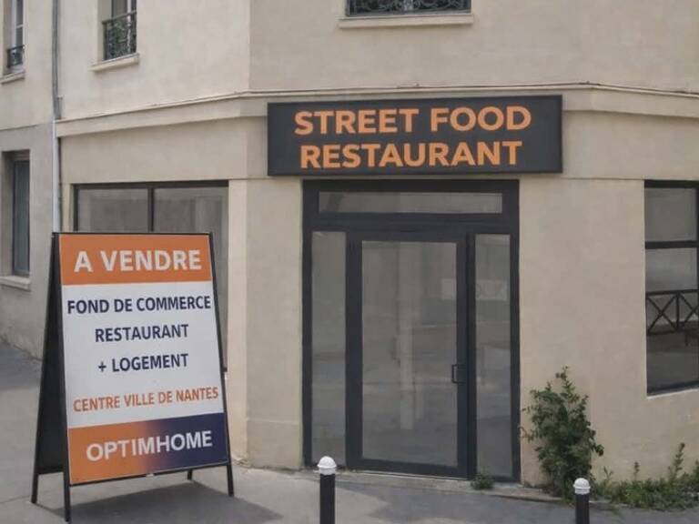 À VENDRE – FONDS DE COMMERCE RESTAURATION STREET FOOD – EMPLACEMENT N°1 – NANTES CENTRE — photo 1