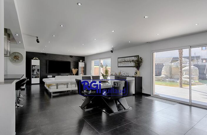 Maison 180 m² - 4 chambres - Garage - Terrain clos - Piscine — photo 4
