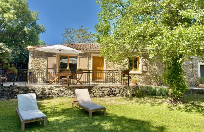 Dpt Vaucluse (84), à vendre aux Imberts quartier de GORDES, maison de plein pied avec 3 chambres et 1600 m2 de jardin — photo 2