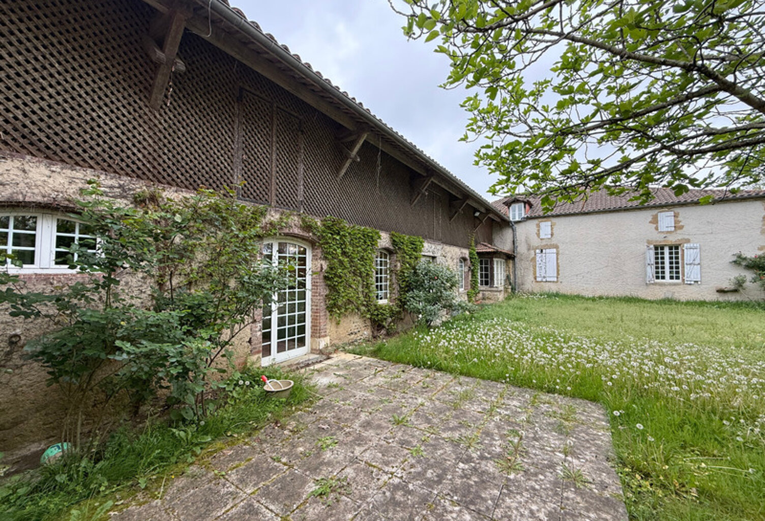 AIRE SUR L'ADOUR (40) Opportunité rare : Corps de ferme à réhabiliter avec fort potentiel investisseur — photo 1