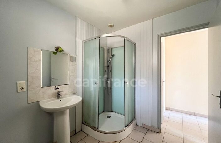 Ensemble immobilier de 131 m² - Terrain constructible et fort potentiel - Chepniers (17) — photo 5