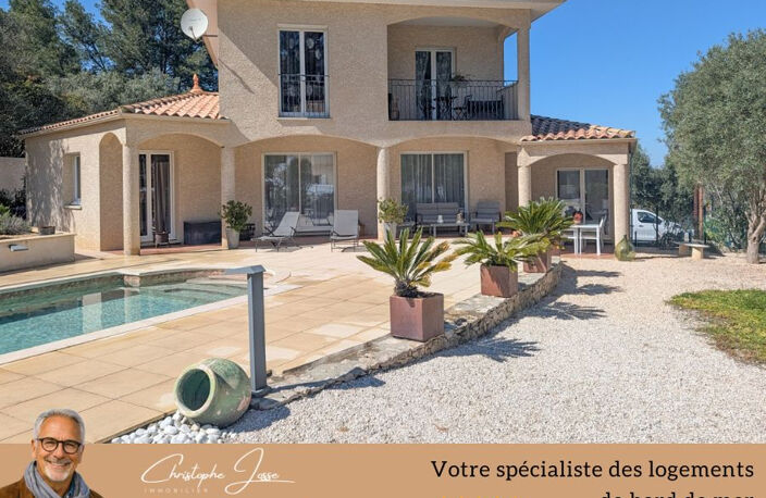 Maison d'architecte au charme provençal avec piscine, double garage — photo 2