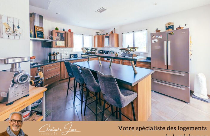 Maison d'architecte au charme provençal avec piscine, double garage — photo 4