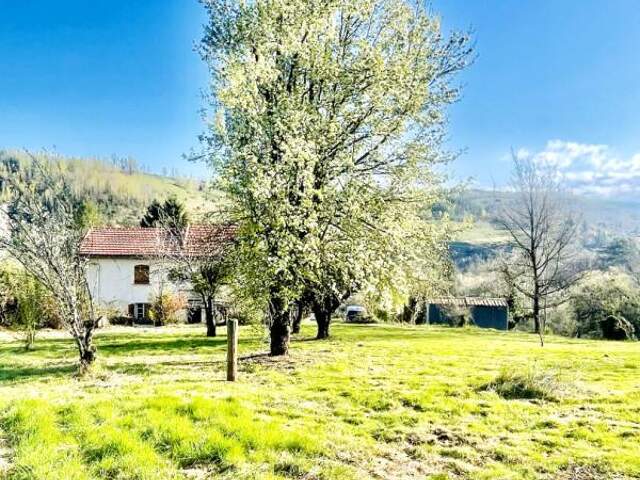 belle bâtisse sur parcelle 5800 m2 — photo du bien