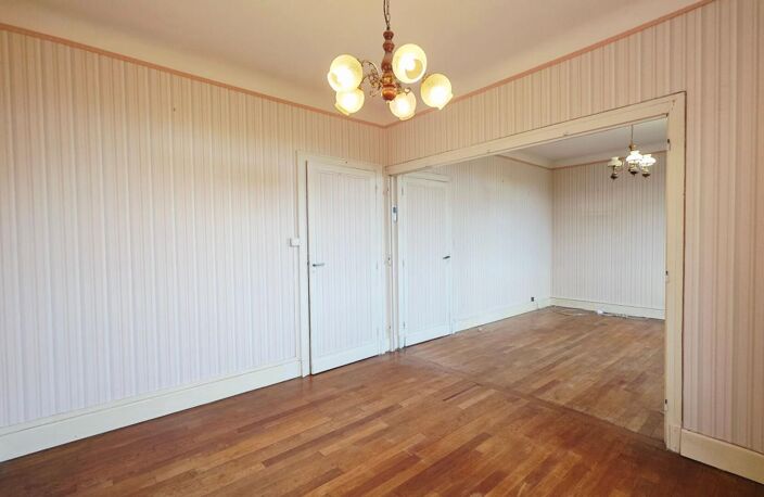 BOURGES MAISON 105M² 4 CHAMBRES GARAGES JARDIN — photo 3