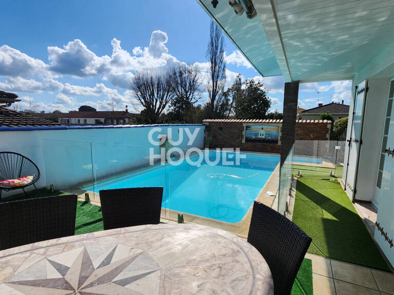 Maison Le Passage, 3 chambres, 2 garages, piscine — photo 1