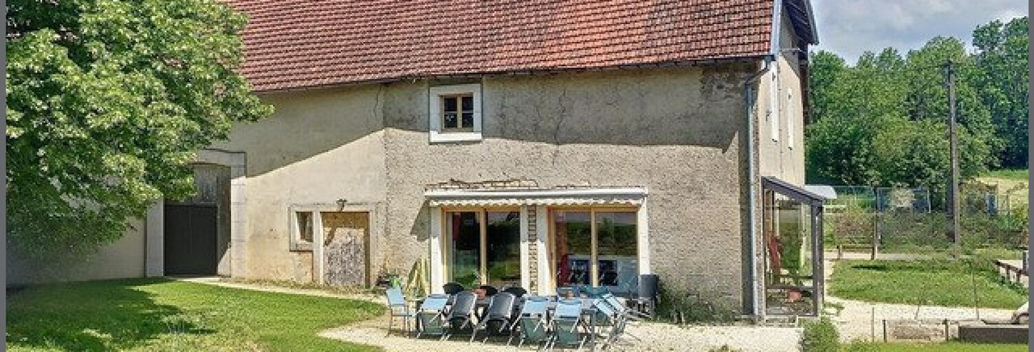 Maison 7 Pièces 250 m² à vendre à Levier (25270)
