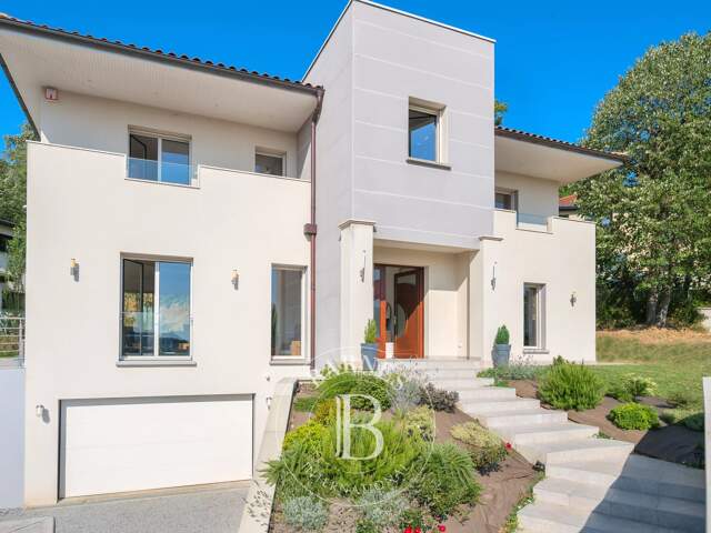 Vernaison - Maison récente contemporaine de 201 m² - Terrain de 822 m² - 4 chambres - Piscine — photo du bien