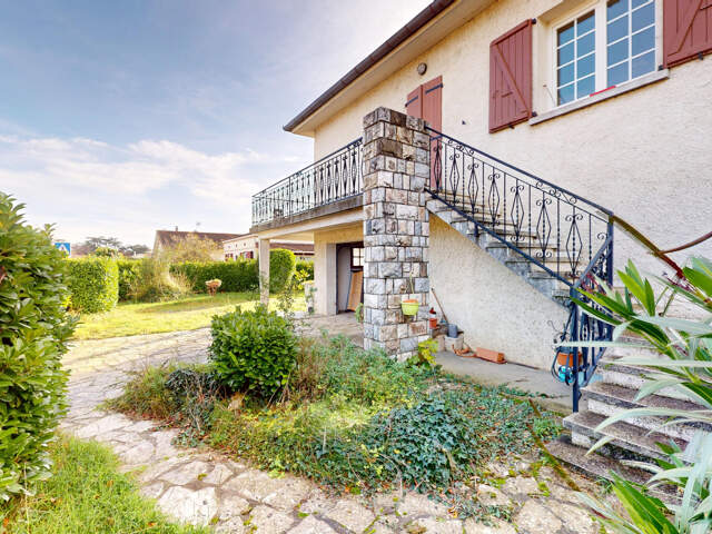 Maison familiale T6 de 142 m2   Luminosité, beau volume et e — photo du bien