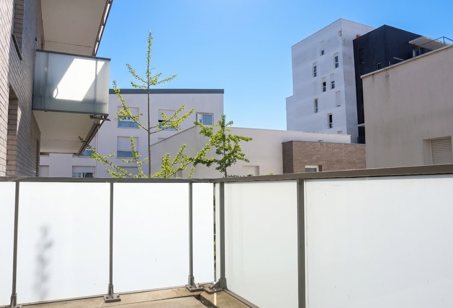 Bx Lac - Appartement T2 avec Balcon et parking privatif — photo 1