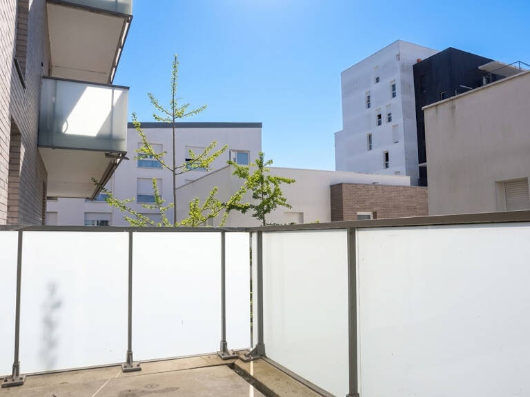 Bx Lac - Appartement T2 avec Balcon et parking privatif — photo 1