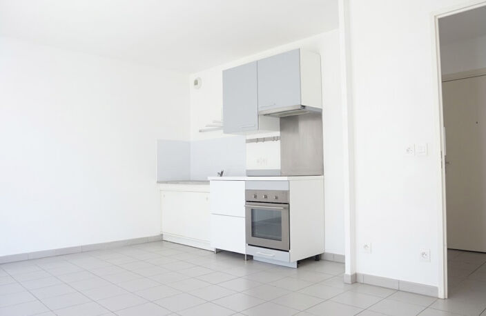 Bx Lac - Appartement T2 avec Balcon et parking privatif — photo 4