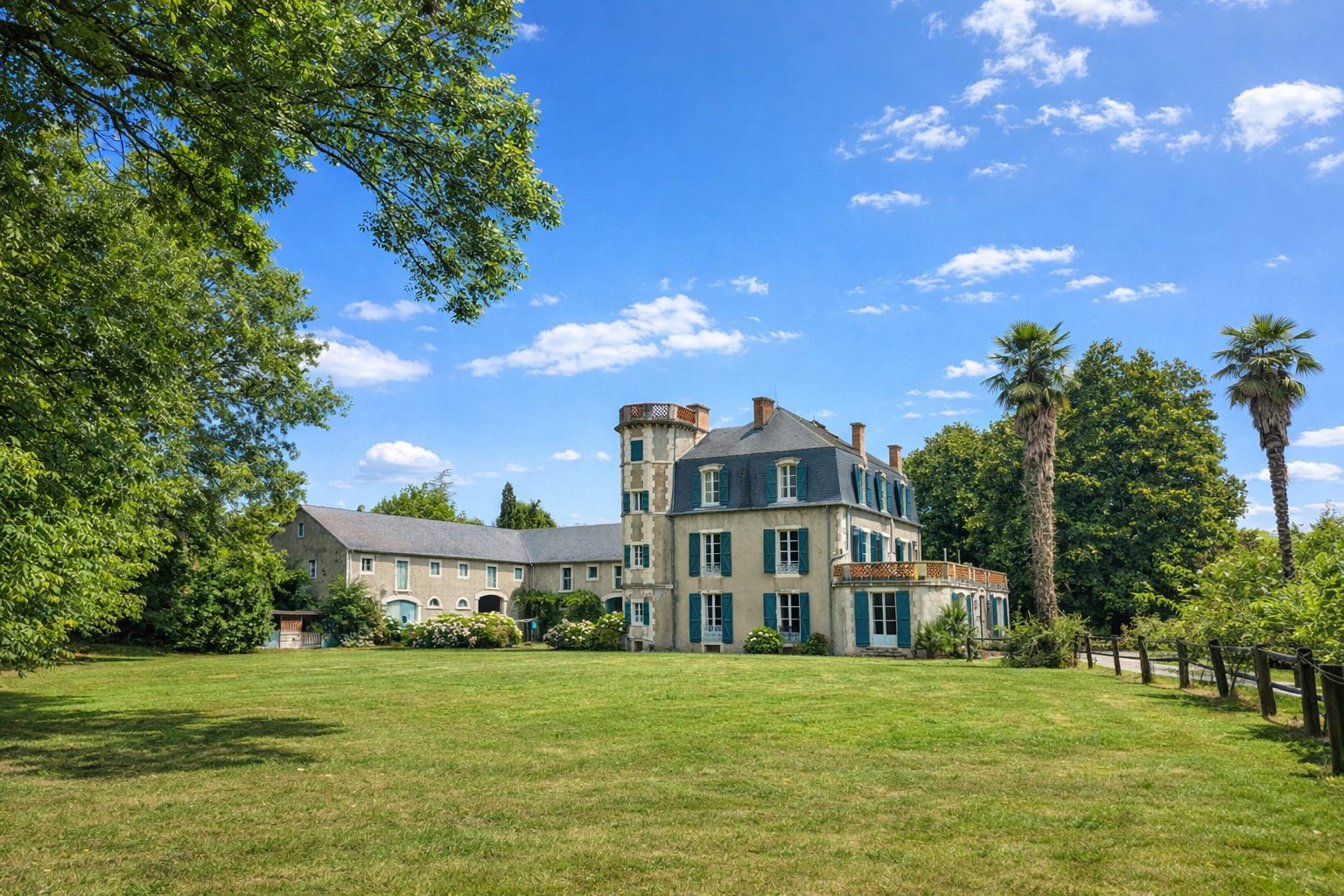 Villa / Maison  T18 à vendre Pau 64000