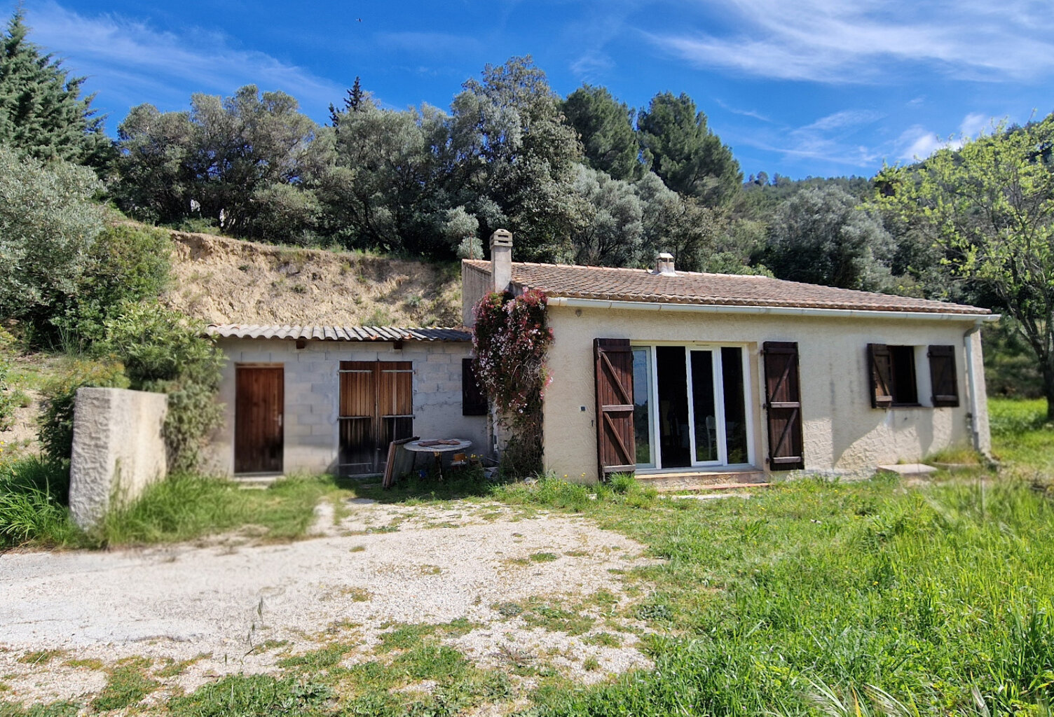 La cardière d'azur : Maison a rénover cadre campagne avec te — photo 1