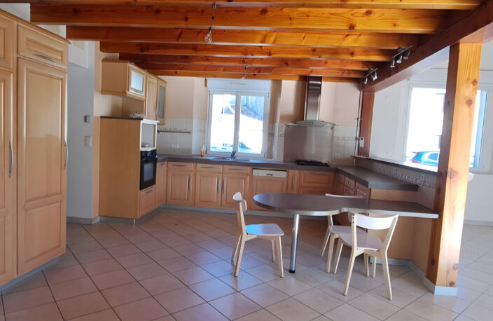 MAISON FAMILIALE 8 PIECES  NIEULLE-SUR-MER — photo 2