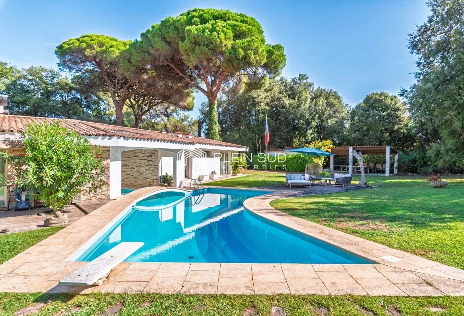 Mougins,  dans domaine résidentiel — photo 1
