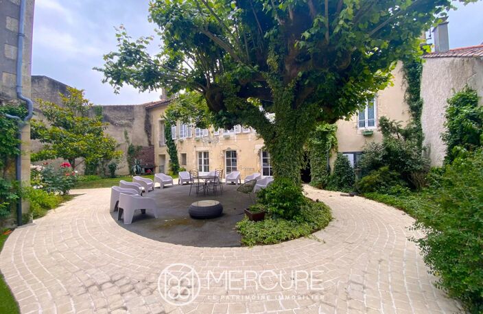 GRANDE MAISON DE VILLE AVEC COUR — photo 2