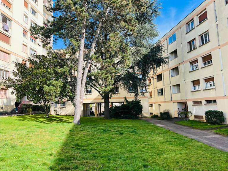 Appartement T3 Lumineux avec cave et garage — photo 1