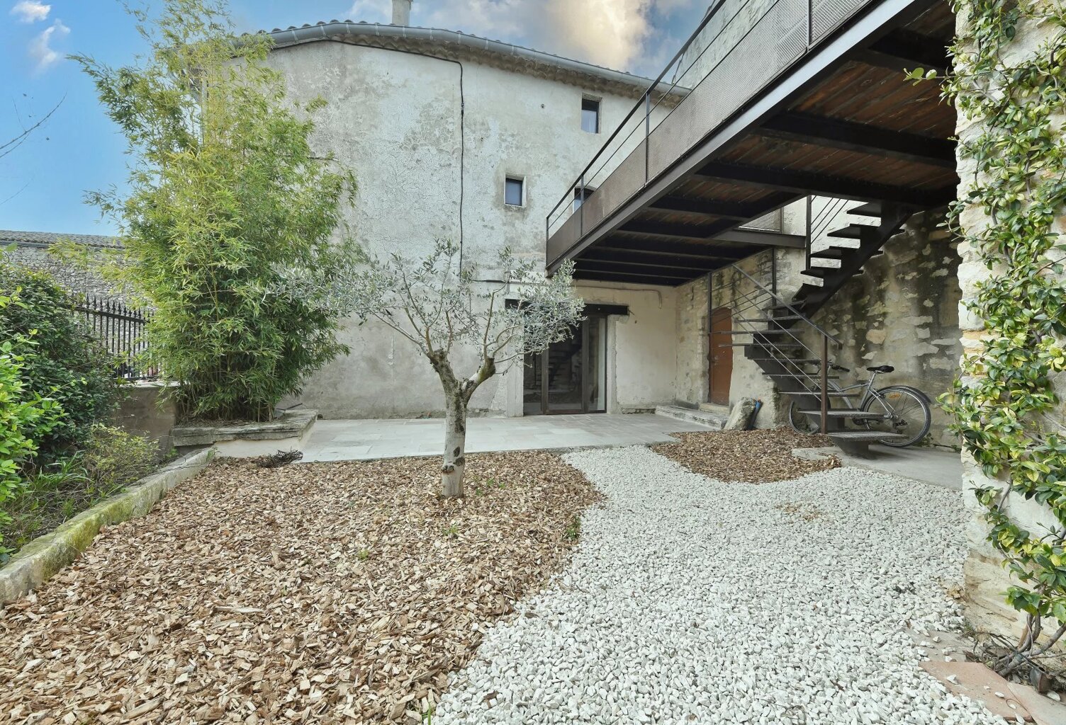 Le charme d'une maison de village en pierre avec  jardinet et te — photo 1