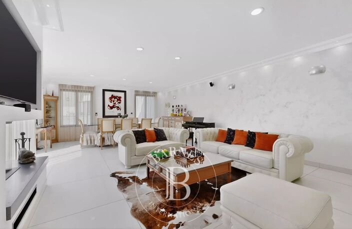 VERNAISON - Maison de 190 m² - 4 chambres - terrain plat et piscinable de 752 m² avec spa — photo 5