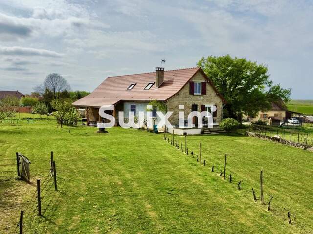 Charmante maison sur 4000m2 de terrain — photo du bien