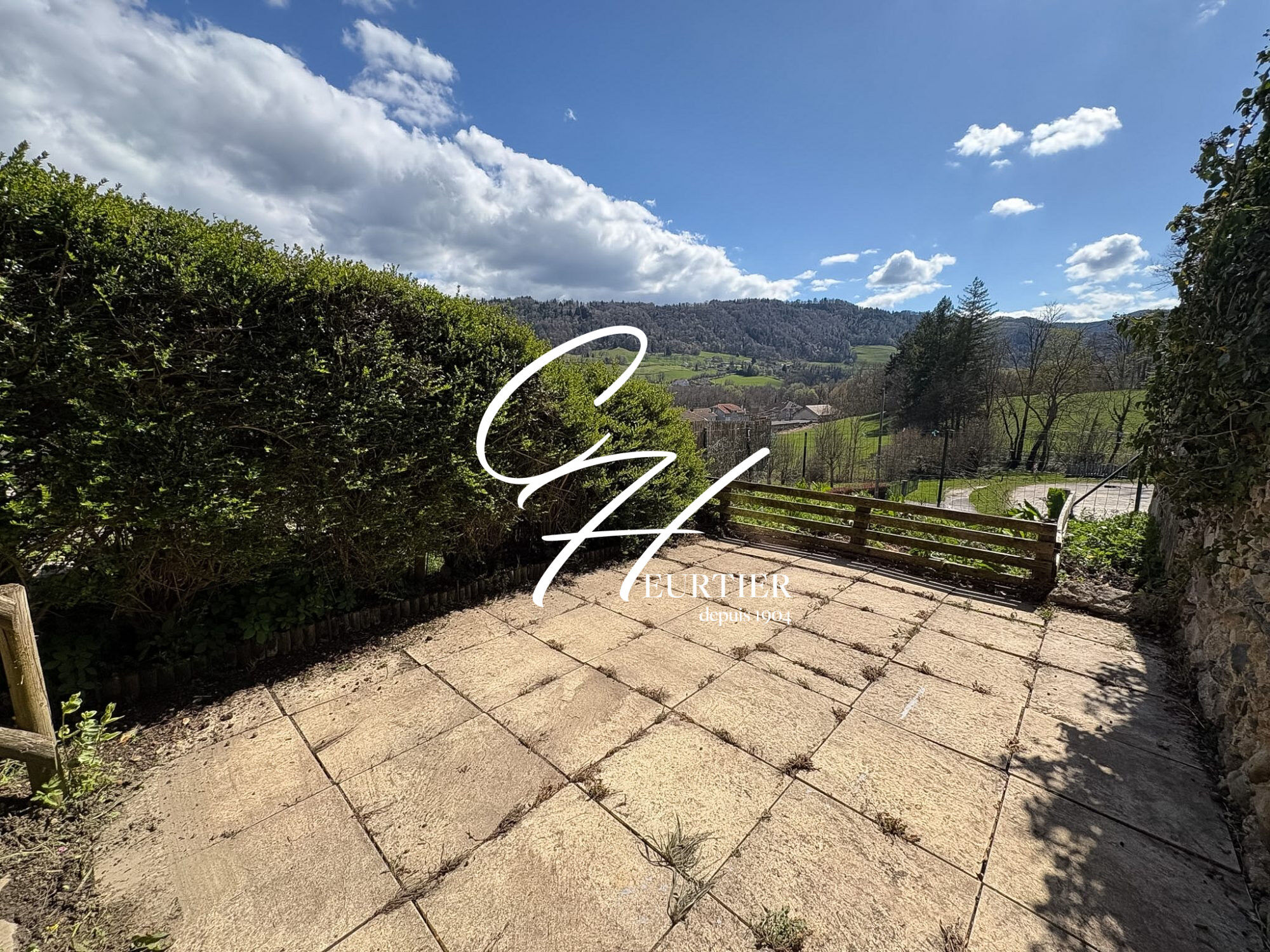 Villa / Maison  T4 à vendre Saint-Geoire-en-Valdaine 38620