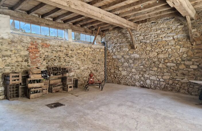 À vendre, ancien chai en pierre à fort potentiel — photo 2
