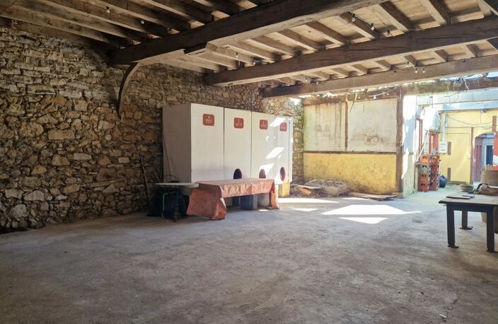 À vendre, ancien chai en pierre à fort potentiel — photo 4