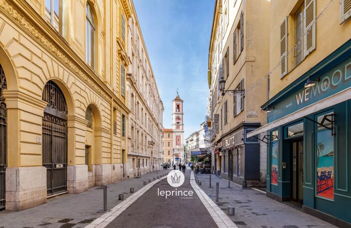 Nice - Vieux-Nice : 2 Pièces – Dernier étage – Charme de l’ancien — photo 2