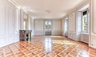 Appartement 7 Pièces 298 m² à louer à Lyon 2 (69002)