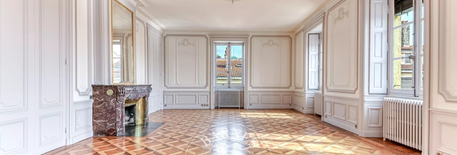 Appartement 7 Pièces 298 m² à louer à Lyon 2 (69002)