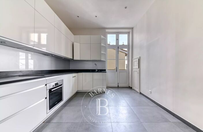 Lyon 2 - Appartement bourgeois de 298,91 m² - 6 Chambres — photo 3