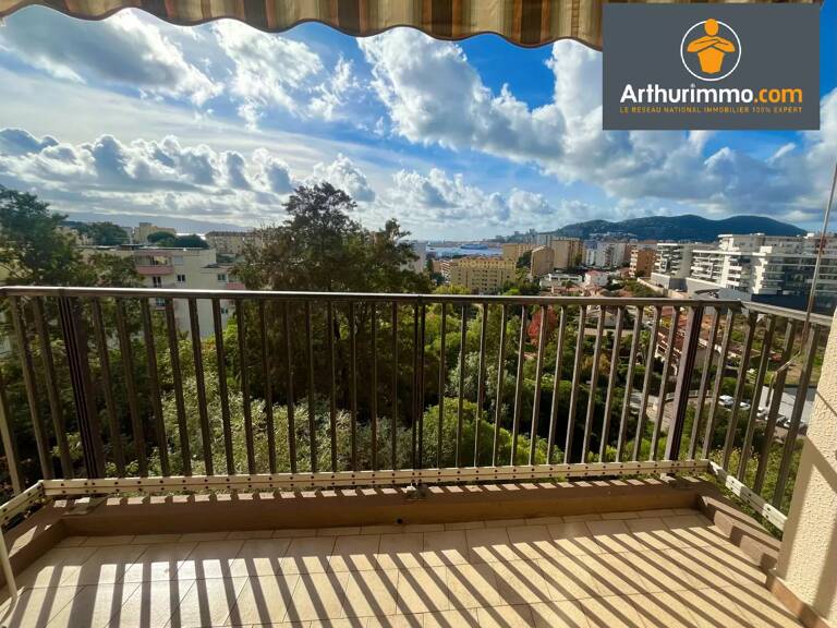  LOCATION A L'ANNEE AJACCIO T2 TERRASSE ET VUE MER — photo 1