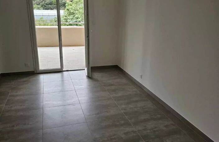 Location T3 avec terrasse et jardinet Bastelicaccia — photo 4