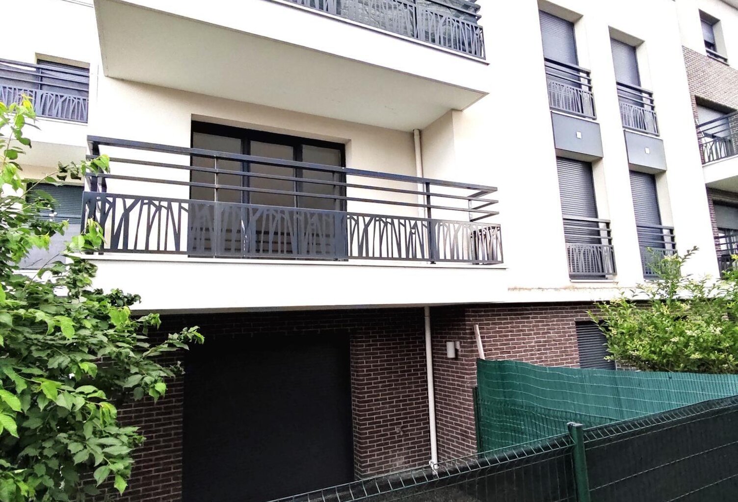 Beau Studio avec balcon et parking — photo 1