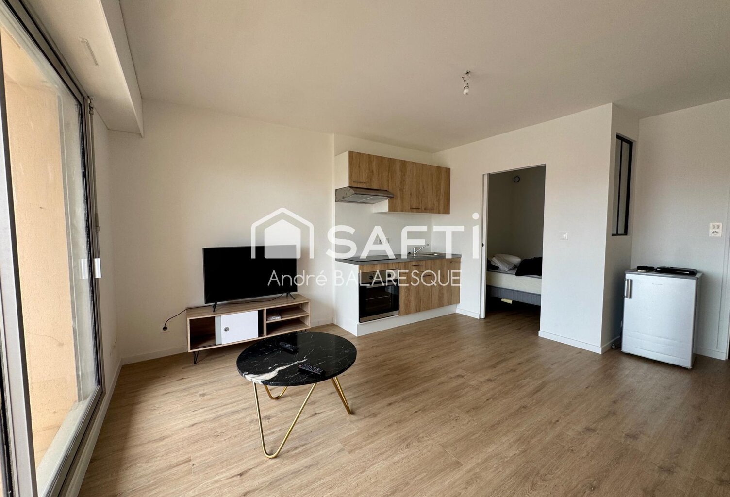 Apparemment T1Bis  meuble — photo 1