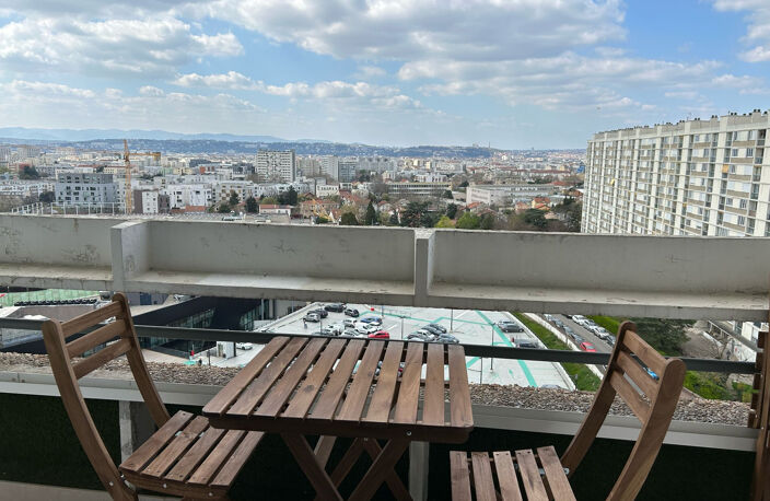 COLOCATION - CHAMBRE A LOUER SUR BRON - METRO D - TRAM T6 — photo 2