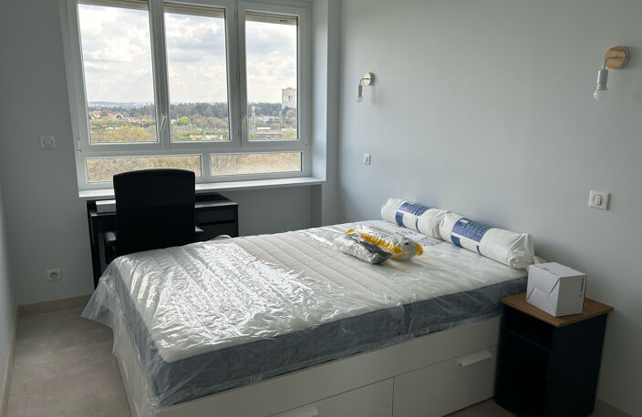 COLOCATION - CHAMBRE A LOUER SUR BRON - METRO D - TRAM T6 — photo 4