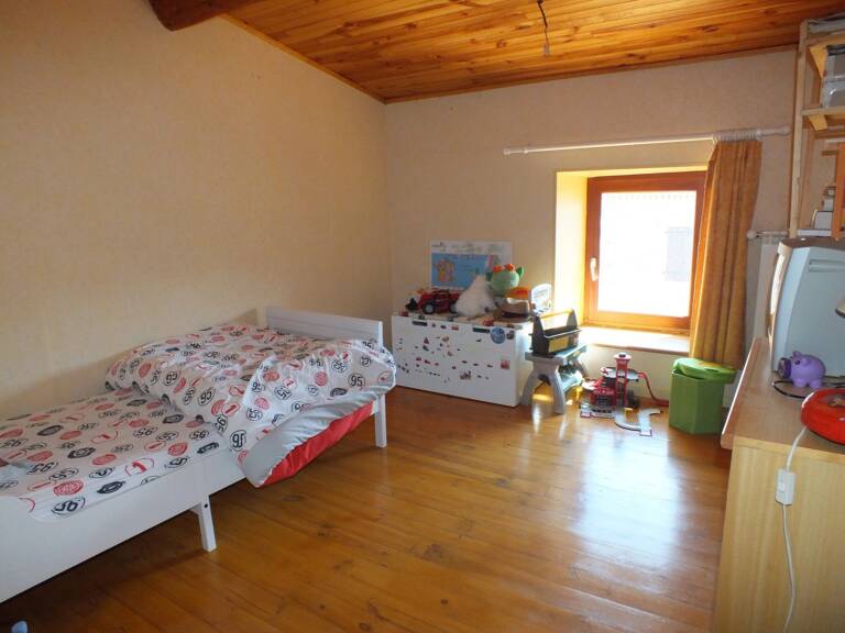 Maison avec garage — photo 1